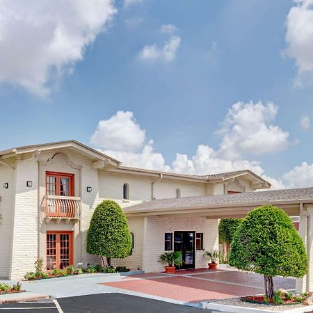 Travelodge By Wyndham North Richland Hills/Dallas/Ft Worth Exterior photo