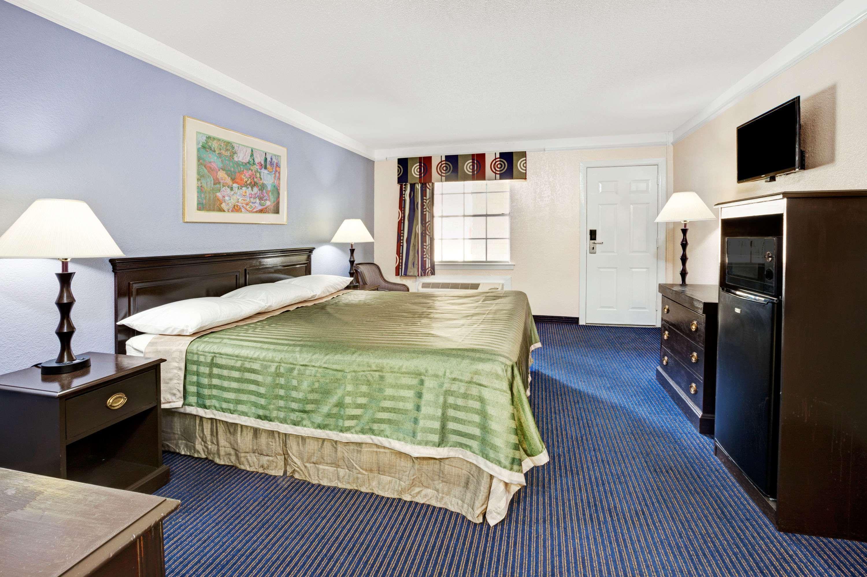 Travelodge By Wyndham North Richland Hills/Dallas/Ft Worth Exterior photo